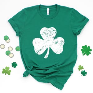 Retro Shamrock Sweatshirt, Cute St Patricks Day Shirt, Lucky Sweatshirt, Irish  Shirt, Four Leaf Clover Shirt, Womens Shenanigas Sweatshirt