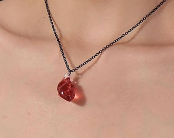 Resin Anatomical Heart Necklace – Gothic Halloween Pendant