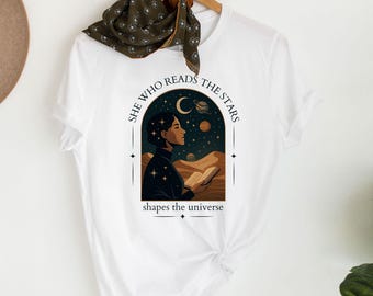 T-shirt inspiré des dunes : celle qui lit dans les étoiles - Design féministe de science-fiction