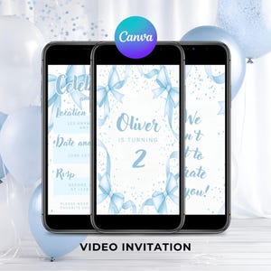 Op de afbeelding: Drie smartphones tonen een lichtblauwe verjaardagsuitnodiging met strik- en lintafbeeldingen. De uitnodiging luidt "Oliver wordt 2" en bevat evenementdetails. Het Canva-logo is zichtbaar bovenaan.