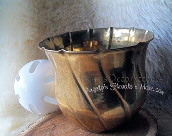 Vintage Brass Pot Metal Container Etched Wave Design Planter~Small Bottom Dent Good Condition~Shabby Cottage Chic~Regency Brass Jardiniere