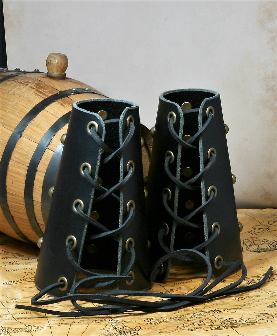 The Woodsman Leather Bracers for LARP - MedieWorld