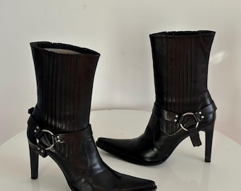 Vintage Black Patent Leather Ankle Boots / Pointed Toe Kitten Heel