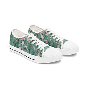 Floral Print Women&#39;s Low Top Sneakers, Stylish Sneakers, Casual Floral Shoes, Spring Footwear, Trendy Everyday Sneakers