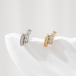 Double Strip Sparkling Gemstone Earring Minimalist Bar Cartilage Helix Labret Earlobe Stud Silver Line Push Back Earring Piercing Jewelry