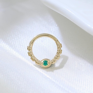Anel de nariz com padrão de listras de crisoprase de ouro 14K sólido, com dobradiça, pedra preciosa única, cartilagem, hélice, concha, brinco daith, anel de septo, 16g, 7 mm