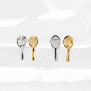 Fork & Spoon Earring Minimalist Cartilage Helix Labret Earlobe Stud Silver Push Flat Back Earring Fun Piercing Jewelry Handmade Gift for Her