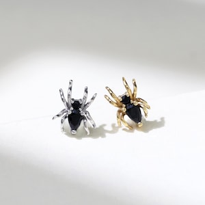 Orecchino a pressione con ragno in argento, spinello nero, onice nero, placcato in oro, con pietra preziosa, delicato piercing per cartilagine, elica, conchiglia, lobo dell'orecchio, labret