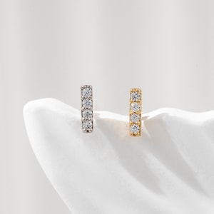 Strip Sparkling Gemstone Earring Delicate Line Cartilage Helix Labret Earlobe Stud Silver Bar Push Back Earring Piercing Minimalist Jewelry