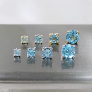 Pendiente de cartílago con gema azul de topacio azul suizo de varios tamaños, pendiente de caracola para hélice, pendiente de labio, pendiente sin rosca, pendiente de parte trasera plana