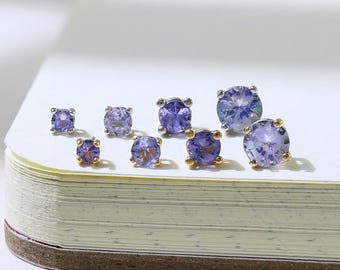 Boucles d'oreilles à dos plat en tanzanite de plusieurs tailles