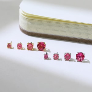 Boucle d'oreille minimaliste en argent avec tourmaline rose
