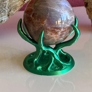 Mystical Tree Crystal Ball Stand – Spiritual Nature Display zdjęcie 2
