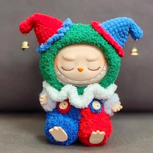 Set di vestiti per bambole Labubu fatti a mano - Costume da giullare colorato con campanellini (bambola non inclusa) Regalo di Halloween