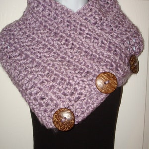 Crochet Tahreno Bulky Winter Button Cowl Neckwarmer/Winter Cowl/Women&#39;s Accessories/Fall Cowl/Warm and Soft Cowl