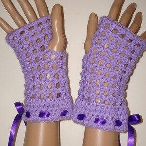 Springtime Crochet Finglerless Glove Wristers Lilas / Gants de conduite / Gants / Gants textuels / Gants sans doigts / Accessoires pour femmes / Été