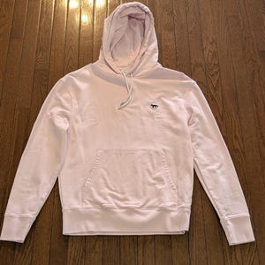 Maison Kitsune Rosa Hoodie med Blå Rävlapp – Storlek L