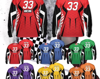 Könnte beinhalten: Eine Auswahl an Langarm-Rennsporttrikots in verschiedenen Farben, darunter Rot, Blau, Grün, Lila, Gelb und Orange. Jedes Trikot zeigt die Nummer "33" und das Wort "RACING" oder "YOUR NAME". Die Trikots haben schwarz-weiße Akzente.