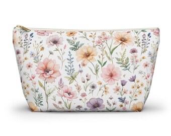 Floral Accessory Pouch: Elegant Zippered Cosmetic Bag