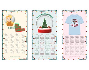 Pode incluir: Três cartões imprimíveis com tema natalino com um design festivo. O primeiro cartão apresenta uma menina de desenho animado com cabelo loiro e um chapéu de Papai Noel vermelho e branco. O segundo cartão apresenta um globo de neve com uma árvore de Natal dentro. O terceiro cartão apresenta uma camiseta azul claro com um design natalino.