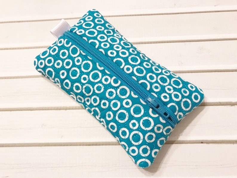 ZIPPERED BAG Tissue Kleenex Holder great for Grandma Mom and Teachers