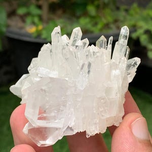 Natural Faden Quartz Cluster from Pakistan – Rare Healing Crystal with Visible Thread-Like Inclusions / 90 Grams