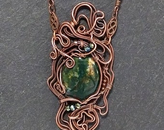 Dark Green Bloodstone Cabochon and Solid Copper Pendant, Wirewrapped artisan jewelry, Art Nouveau fantasy, elvish, fairy, cosplay, whimsical