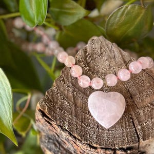 Rose Quartz Necklace with Heart, Chunky Crystal Necklace, Rose Quartz Heart Necklace, Beaded Knotted Necklace, Mala Style Necklace 8mm Beads