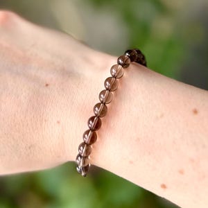 Pulsera de cuarzo ahumado, pulsera elástica de cuentas de cristal de 6 mm, joyería de cuarzo ahumado, pulsera apilable de cuarzo ahumado, pulsera de conexión a tierra