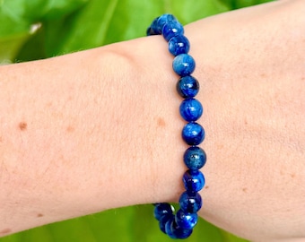 Blue Kyanite Crystal Bracelet, Stretchy Beaded Jewelry (8mm)