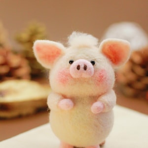 Handmade Wool Felt Pig Figurine Cute Farm Animal Décor Felted Pig Sculpture Adorable Farmhouse Nursery Decoration Unique Wool Felt Gift