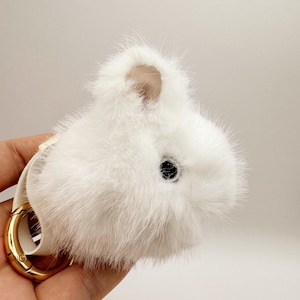 Fluffy White Bunny Keychain – Soft Snowy Rabbit Plush Bag Charm with Gold Ring, Cute Animal Pendant for Keys, Bags or Phones