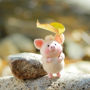 Adorable Wool Felt Pig Figurine Cute Farm Animal Décor Felted Pig Sculpture for Nursery Unique Gift Home Decoration kawaii decor