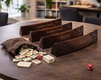 Gepersonaliseerde handgesneden rummikubset – gegraveerd ovaal houten rummybord