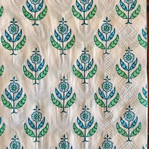 Bloemenservetten met blokprint - maat gastendoekje - set van 3 - servetten decoupagepapier - knutseldoekje - blauwe en witte chinoiserie-bloemen