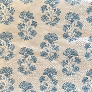 Papieren servetten met blauwe en witte bloemen - cocktailformaat - set van 3 - chinoiserie-decoupage papieren servetten - knutselpapier