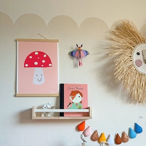 Póster Happy Toadstool en colores brillantes, tamaño A3: impresión para habitación de niños, ilustración para niños, impresión linda de hongo, arte para habitación de niños