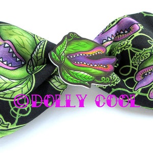 Little Shop of Horrors - Audrey 2 Print Fabric Hair bow with illustrated charm exclusively by Dolly Cool Horror Kawaii Audrey II Oversized