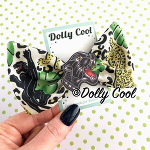 Big Cat Fabric Hair bow with Panther illustrated charm -  exclusively by Dolly Cool - Rockabilly - Oversized - Leopard print