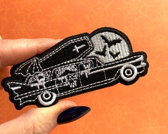 Écusson Cadillac pour corbillard : décoration de voiture effrayante