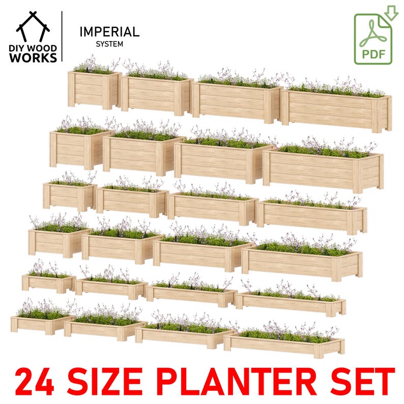Op de afbeelding: Een set van 24 houten plantenbakken in verschillende maten, gerangschikt in een piramidevorm. De plantenbakken zijn gemaakt van natuurlijk hout en hebben een lichtbruine afwerking. De plantenbakken zijn gevuld met groene planten en bloemen.