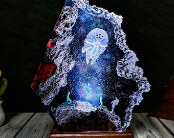 Alien Encounter Resin Lamp – Cosmic Diorama LED Light, Spaceship Art Gift
