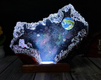 宇宙飛行士の樹脂ランプ - 銀河ナイトライト、宇宙装飾、手作りエポキシランプ、ユニークな宇宙ギフト