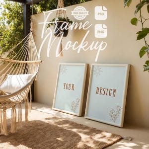 Boho Rahmen Mockup 2er-Set Serene Outdoor Decor Wand Kunst Mock Up Holzrahmen Kunstwerk Display Stock Photo Digital Print Poster Mockup PSD