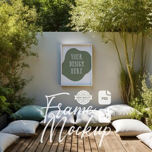 Natur inspiriert Wand Kunst Rahmen Mockup Zen Outdoor Meditation Space Kunstwerk Weißer Rahmen Lager Foto Digitaldruck Poster Mockup PSD PNG