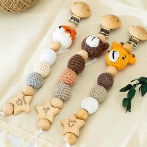 Custom Baby Name Pacifier Chain, Wooden Dummy Clip, Pacifier Clip with Crocheted Animal, Pacifier Holder, Soother Clip, Baby Shower Gifts