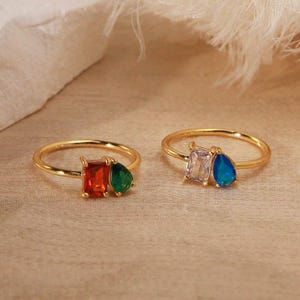 Emerald & Pear Cut Birthstone Ring • Personalized Birthstone Ring • Mini Toi Et Moi Birthstone Ring • Perfect Couples Gift • Gifts for Her
