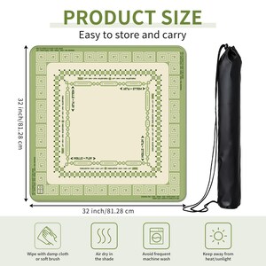K&ouml;nnte beinhalten: Eine gr&uuml;ne und beige Spielmatte, 81,28 cm im Quadrat, mit dekorativem Rand und dem Text "WALLS PLAY". Sie enth&auml;lt eine schwarze Tragetasche. Die Matte ist so konzipiert, dass sie leicht zu verstauen und zu transportieren ist.