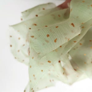 Nastro di seta arricciata VERDE mela / 100% chiffon di seta / Bouquet da sposa rosa pastello, inviti / Nastro dipinto a mano, strappato a mano grezzo