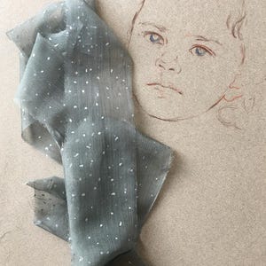 Nastro in chiffon di seta grigio graffiti con pois argentati, inviti di nozze, bouquet da sposa, accessorio per confezioni regalo Nastro tinto e strappato a mano
